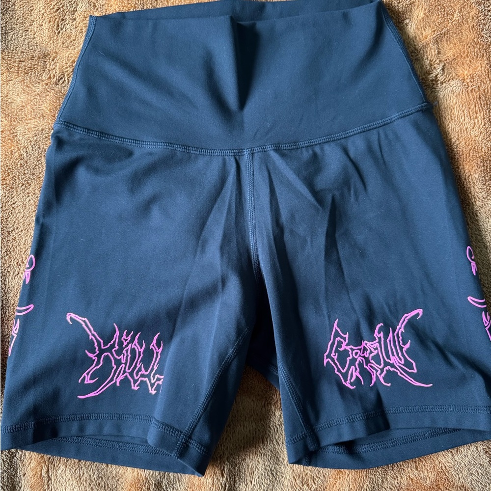 LIKE NEW Kill Crew Black High Waisted Scrunch Butt Bike Shorts